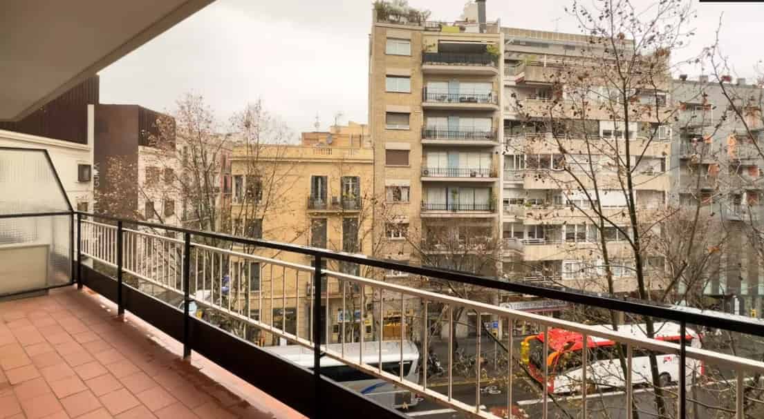 Roger De Lluria 1, Barcelona - Barcelona, Spain - Exterior