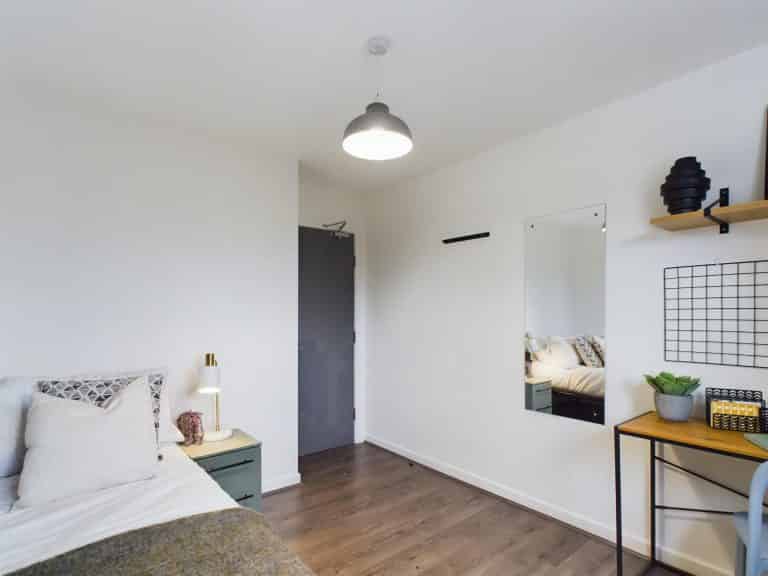 Room in a 6 Bedroom Apartment, 2, Flat 2 Clint Road West, Liverpool L7 5DB - Liverpool, England, United Kingdom - Bedroom 1 - Bedroom