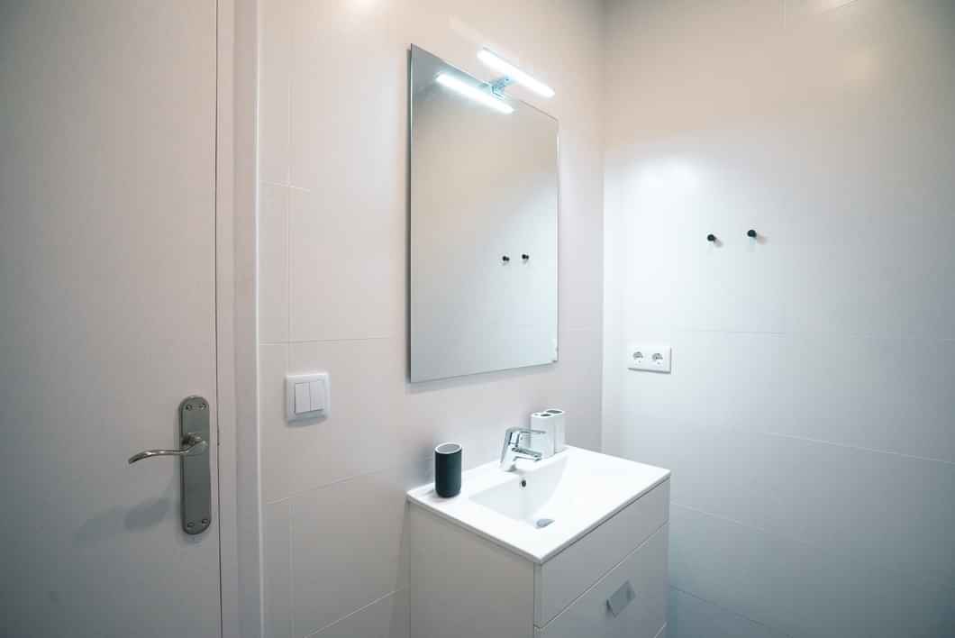 Comandante Benítez 1, Barcelona - Barcelona, Spain - Bathroom