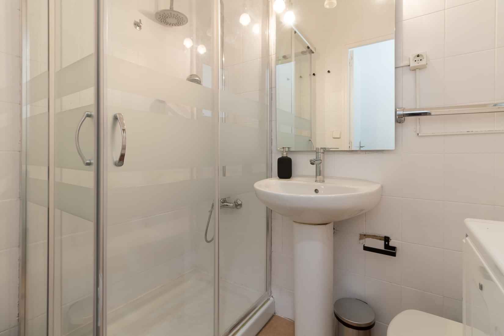 Tossa 3, Barcelona - Barcelona, Spain - Bathroom