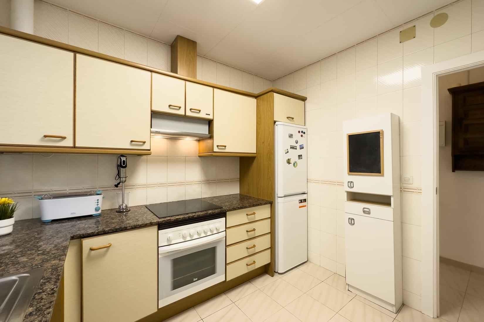 Entenca, Barcelona - Barcelona, Spain - Kitchen