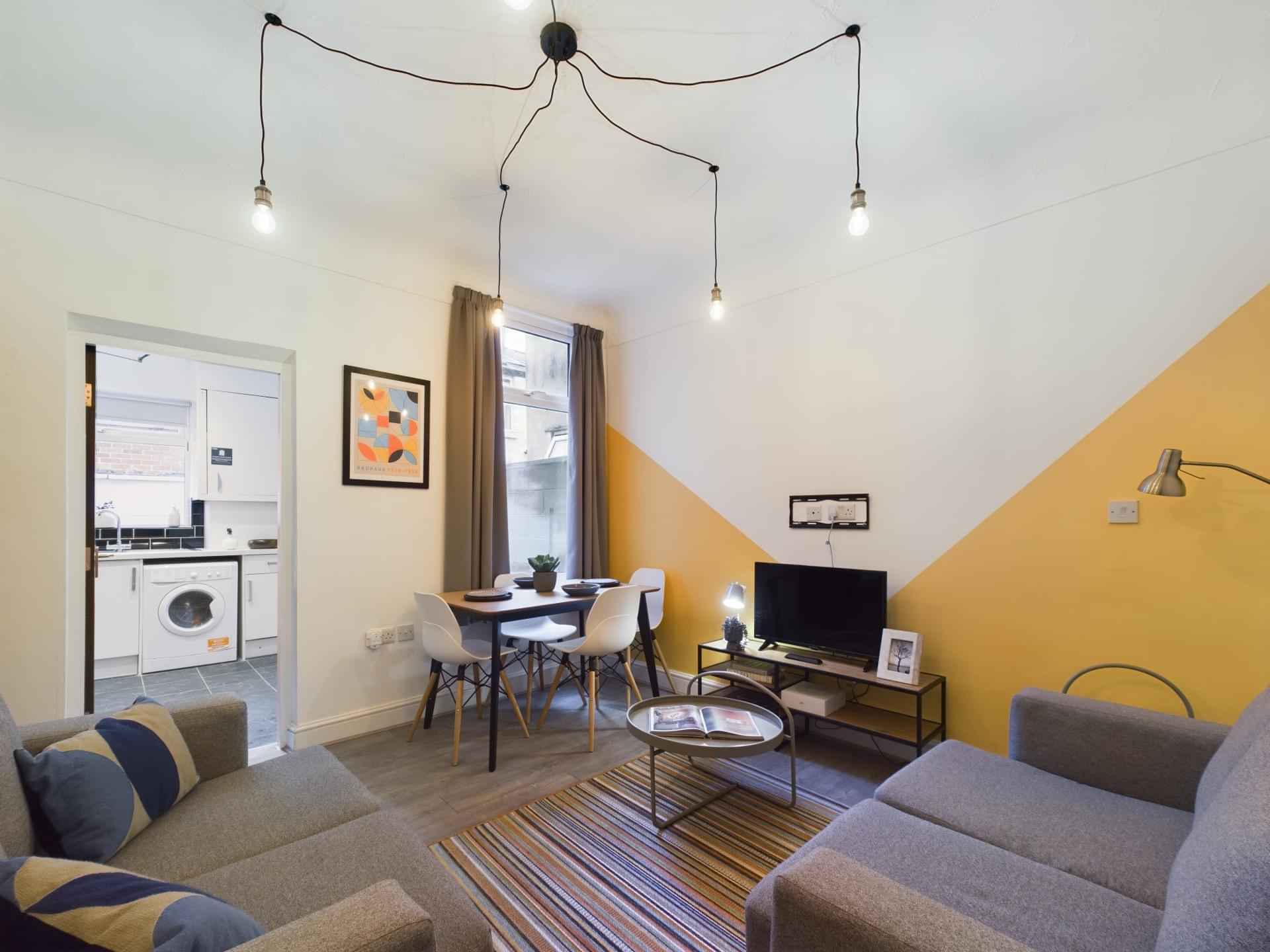 Room in a 4 Bedroom Apartment, 102 Leopold Road, Liverpool L7 8SR - Liverpool, England, United Kingdom - Common Area