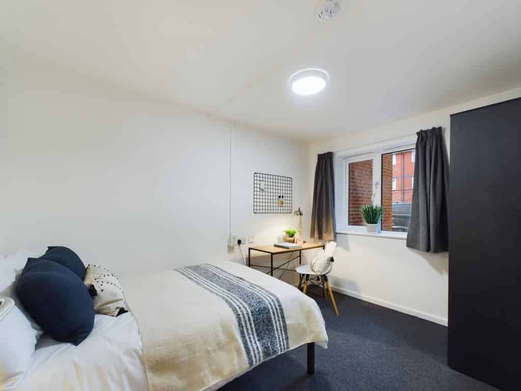 Floor Plan?w=400&h=260&fit=crop&q=40&auto=format&trim=auto