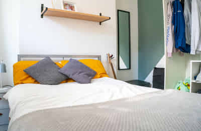 Bedroom 1 - Bedroom?w=400&h=260&fit=crop&q=40&auto=format&trim=auto