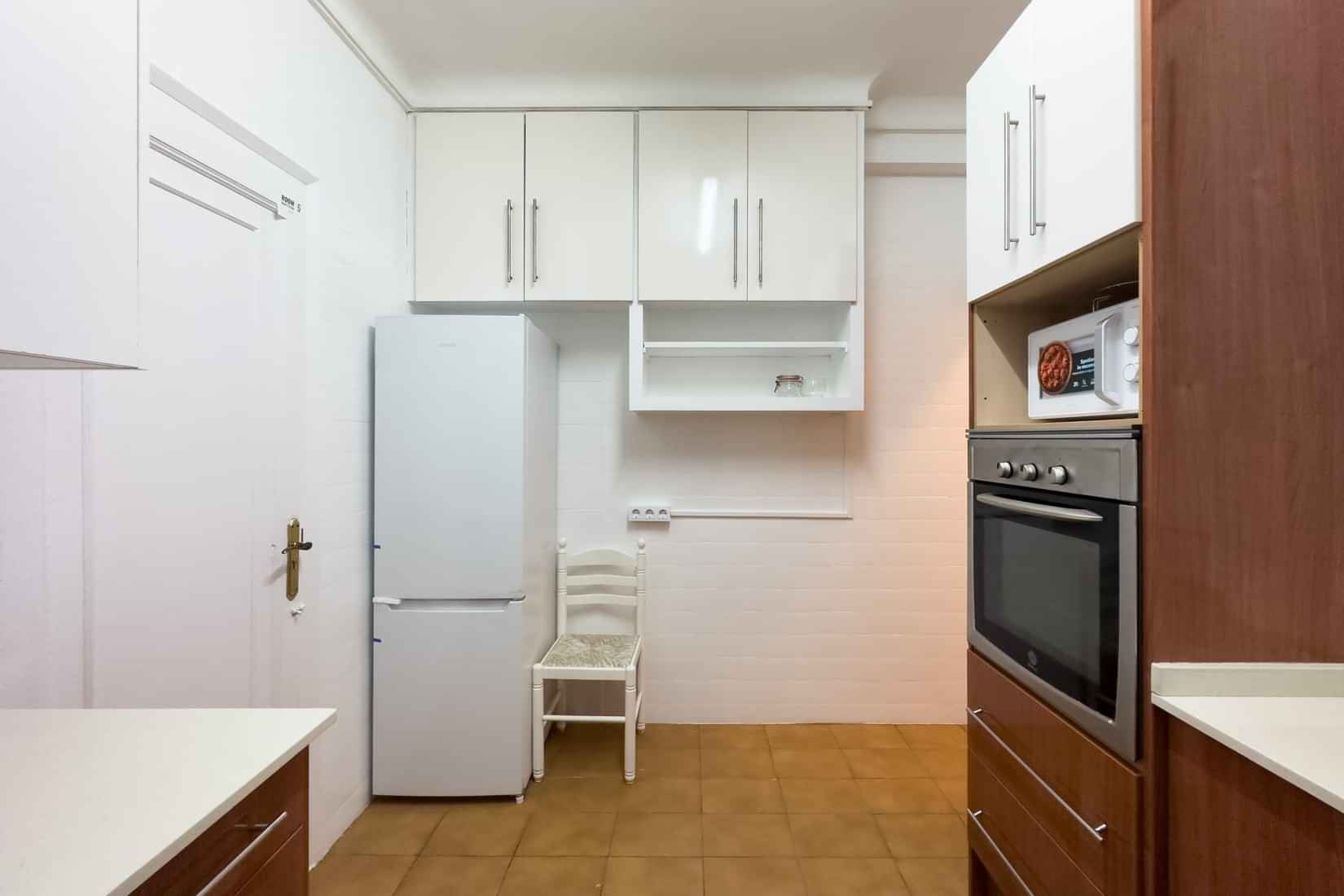 Descartes, Barcelona - Barcelona, Spain - Kitchen