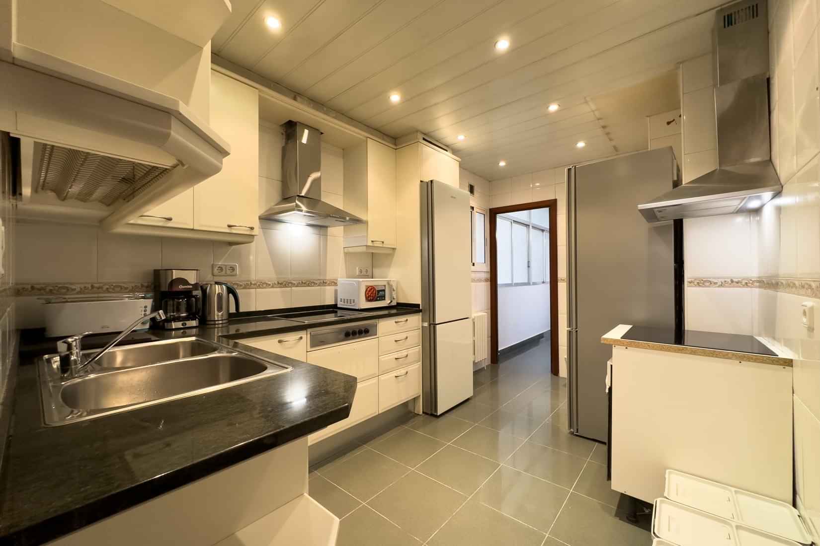 Diagonal 2, Barcelona - Barcelona, Spain - Kitchen