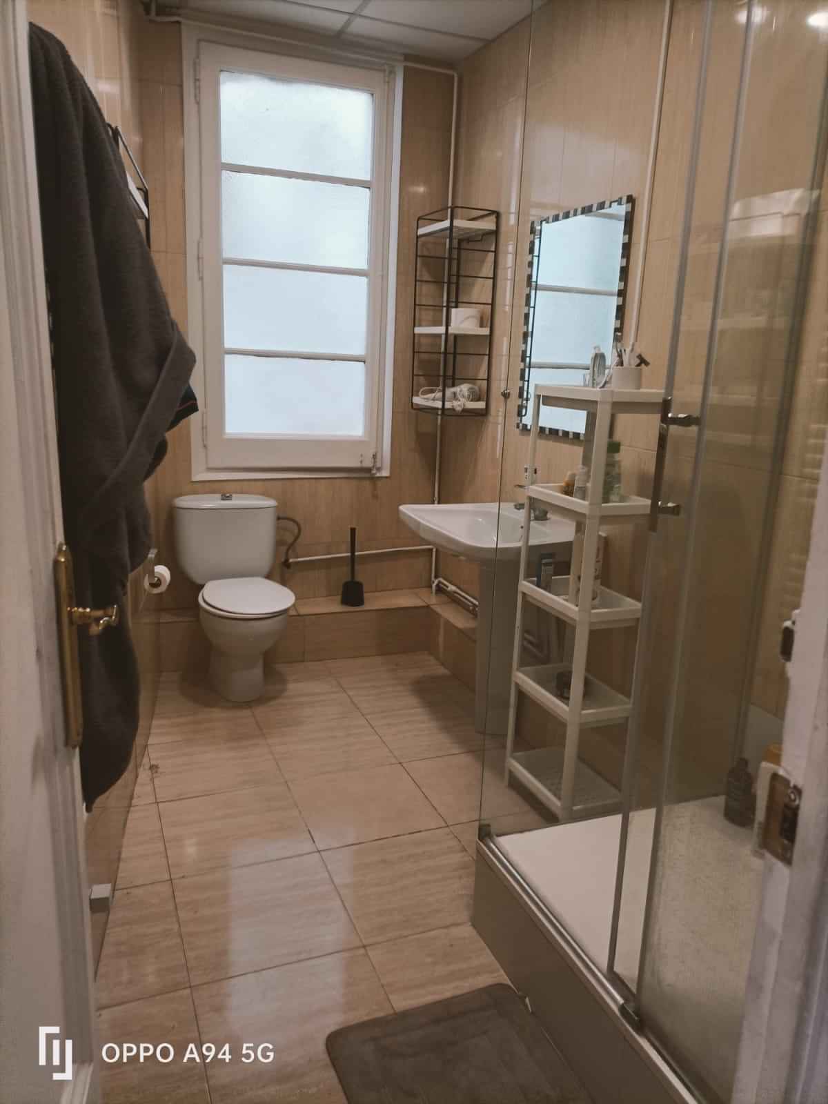 Les Jonqueres 3, Barcelona - Barcelona, Spain - Bathroom