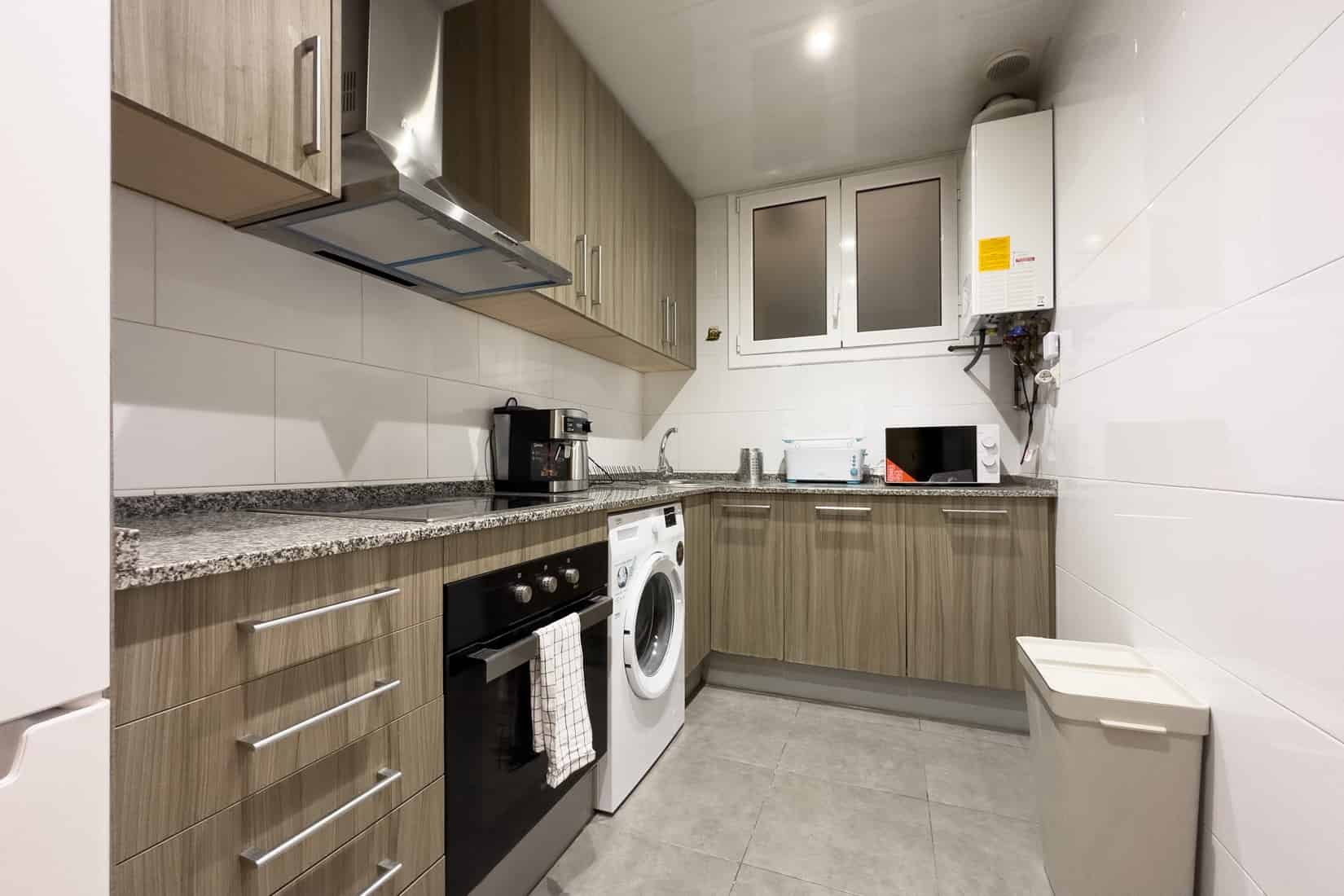 Les Jonqueres 5, Barcelona - Barcelona, Spain - Kitchen