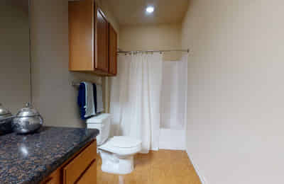 Bedroom?w=400&h=260&fit=crop&q=40&auto=format&trim=auto