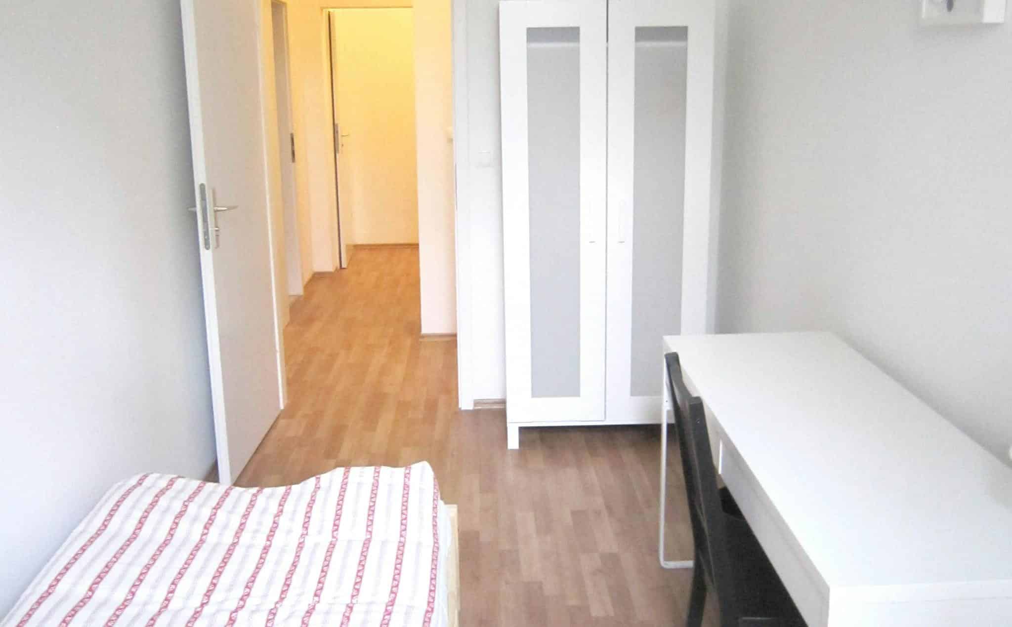 Amenities?w=400&h=260&fit=crop&q=40&auto=format&trim=auto