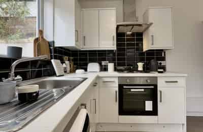Room in a 4 Bedroom Apartment, 126 Empress Road, Liverpool L7 8SF - Liverpool, England, United Kingdom - Kitchen