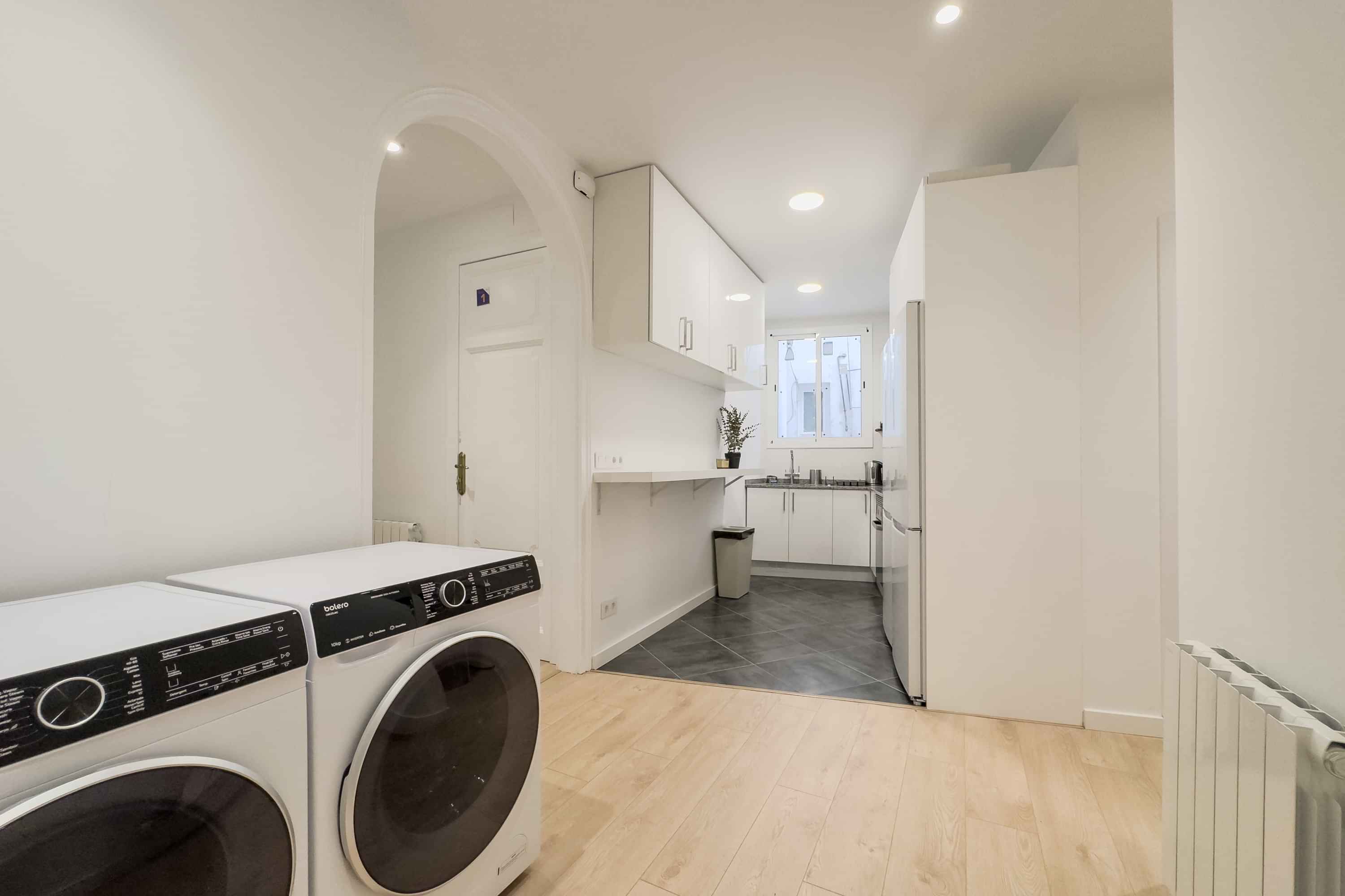 Les Jonqueres 6, Barcelona - Barcelona, Spain - Kitchen