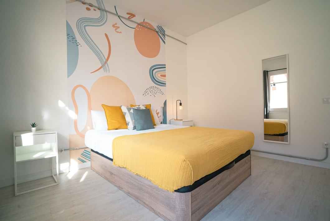 Bathroom?w=400&h=260&fit=crop&q=40&auto=format&trim=auto