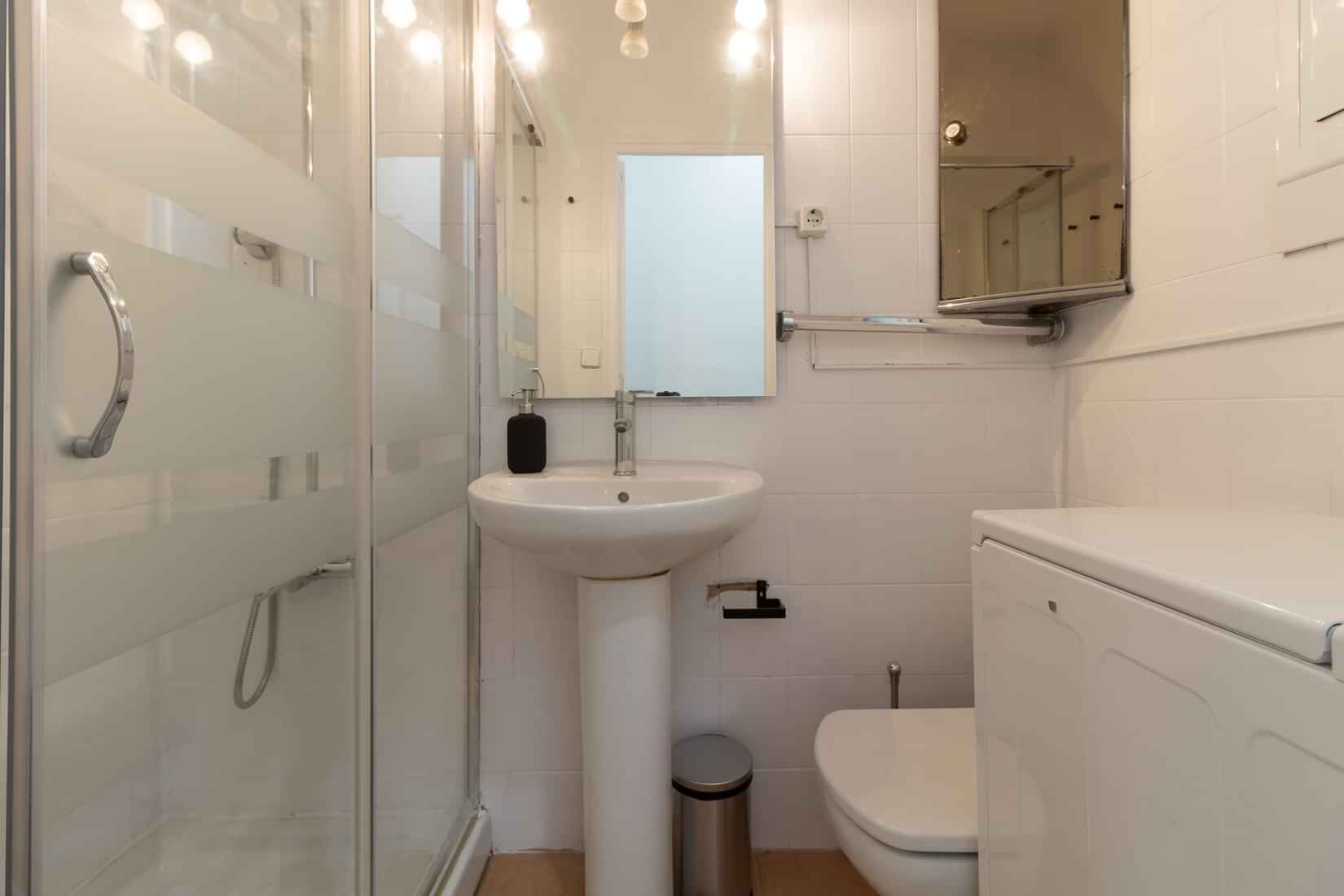 Tossa 2, Barcelona - Barcelona, Spain - Bathroom