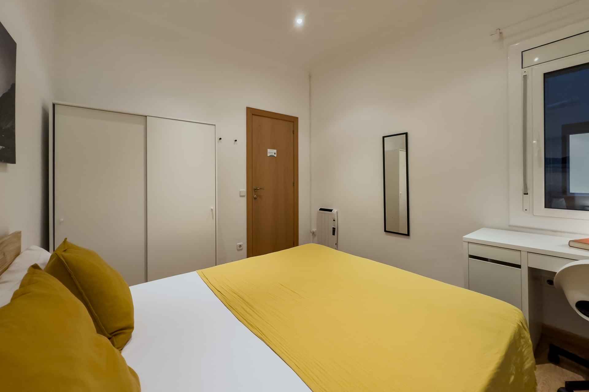 Bathroom?w=400&h=260&fit=crop&q=40&auto=format&trim=auto