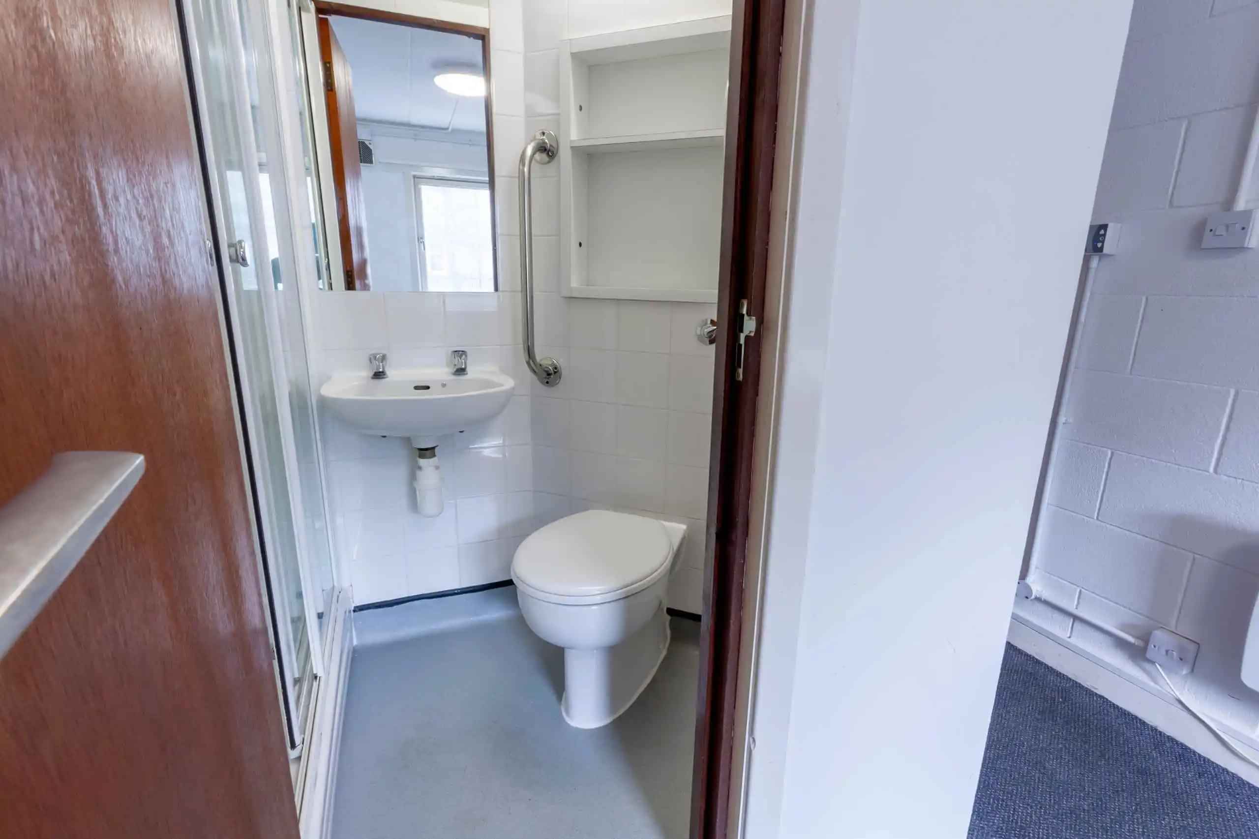 St Peter House, Aberdeen - Aberdeen, Scotland, United Kingdom - Silver Ensuite - Bathroom
