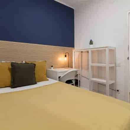 Common Area?w=400&h=260&fit=crop&q=40&auto=format&trim=auto