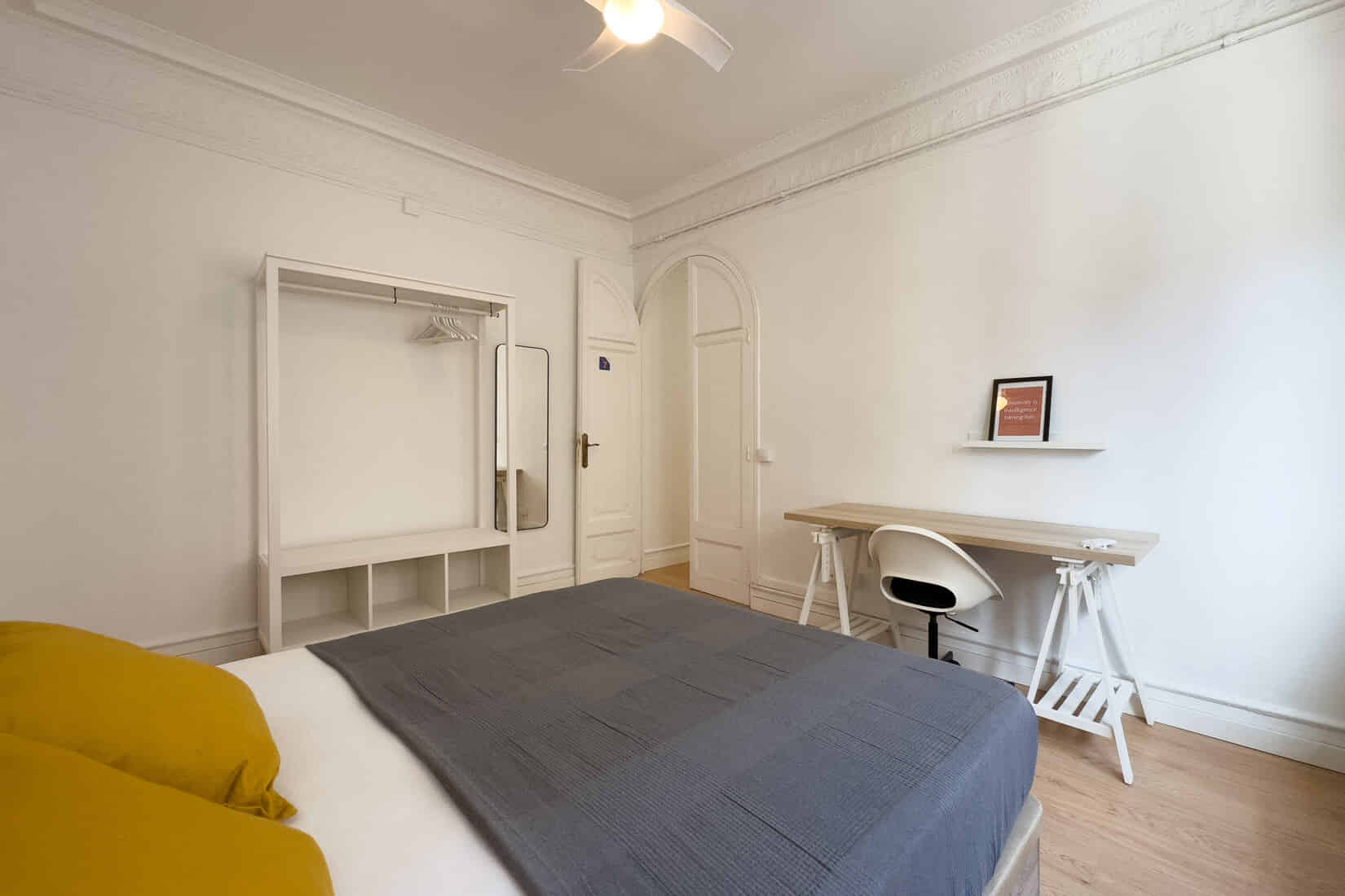 Common Area?w=400&h=260&fit=crop&q=40&auto=format&trim=auto