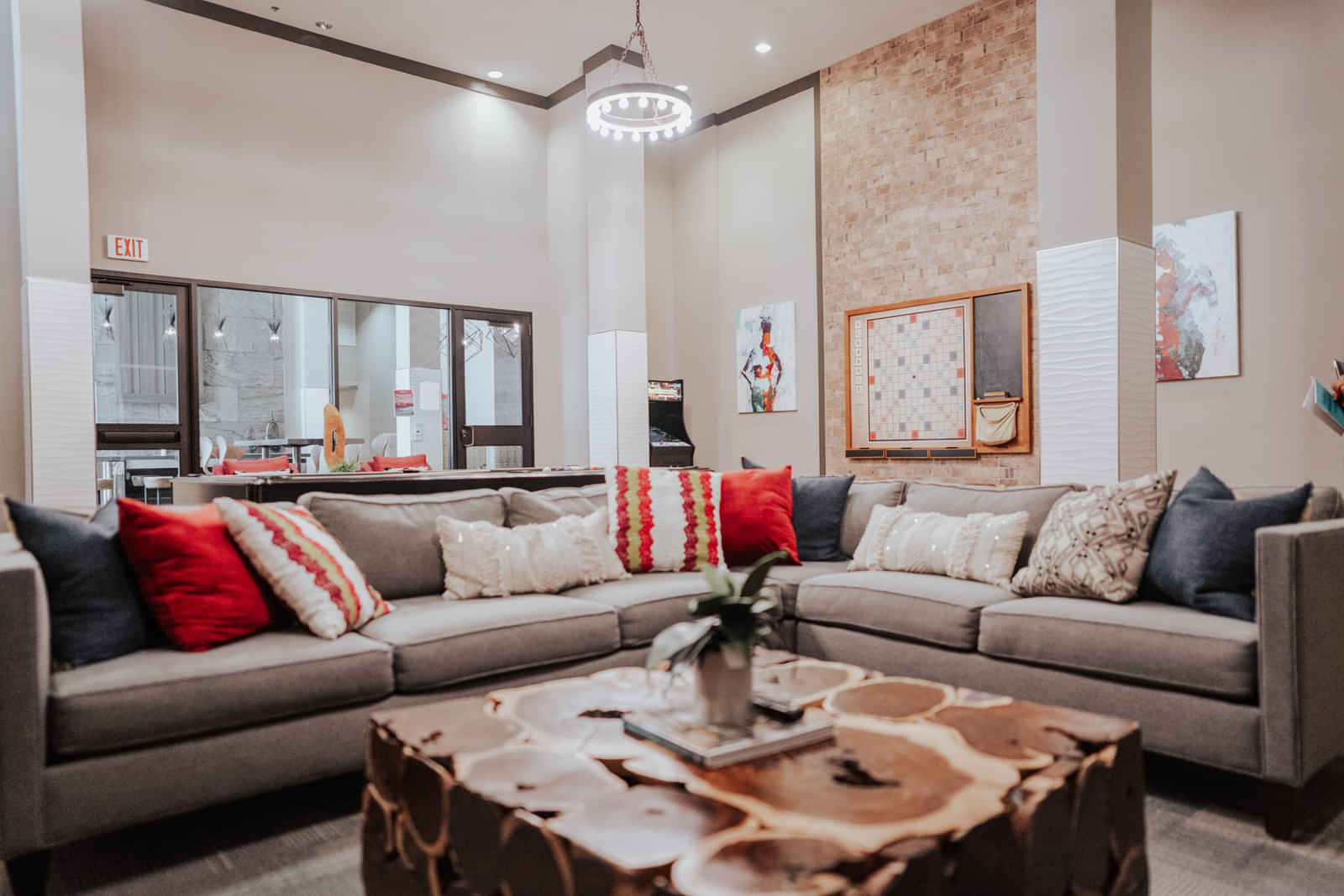 Standard College Station, College Station - College Station, Texas, United States - Amenities