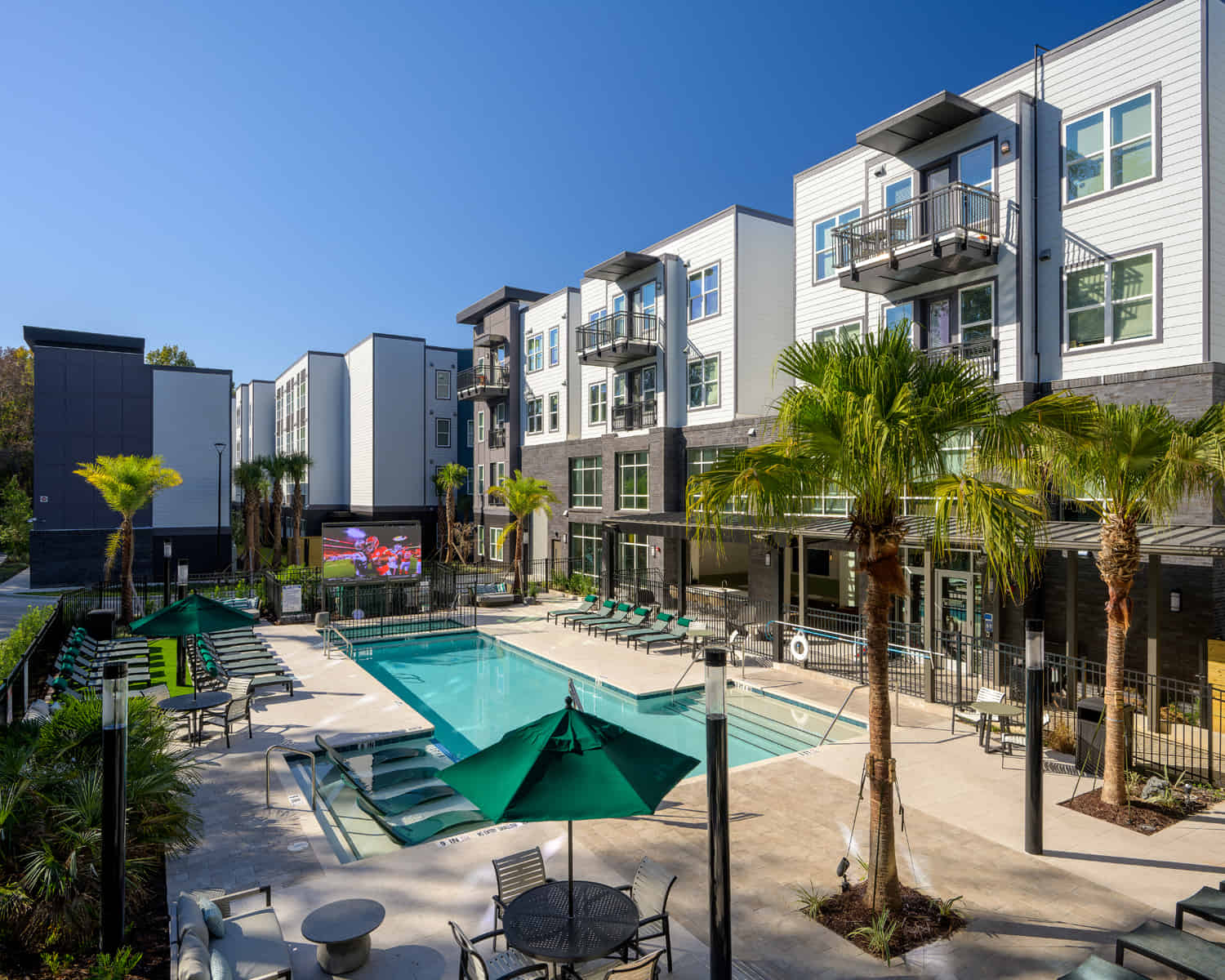 The Metropolitan Gainesville, Gainesville 4