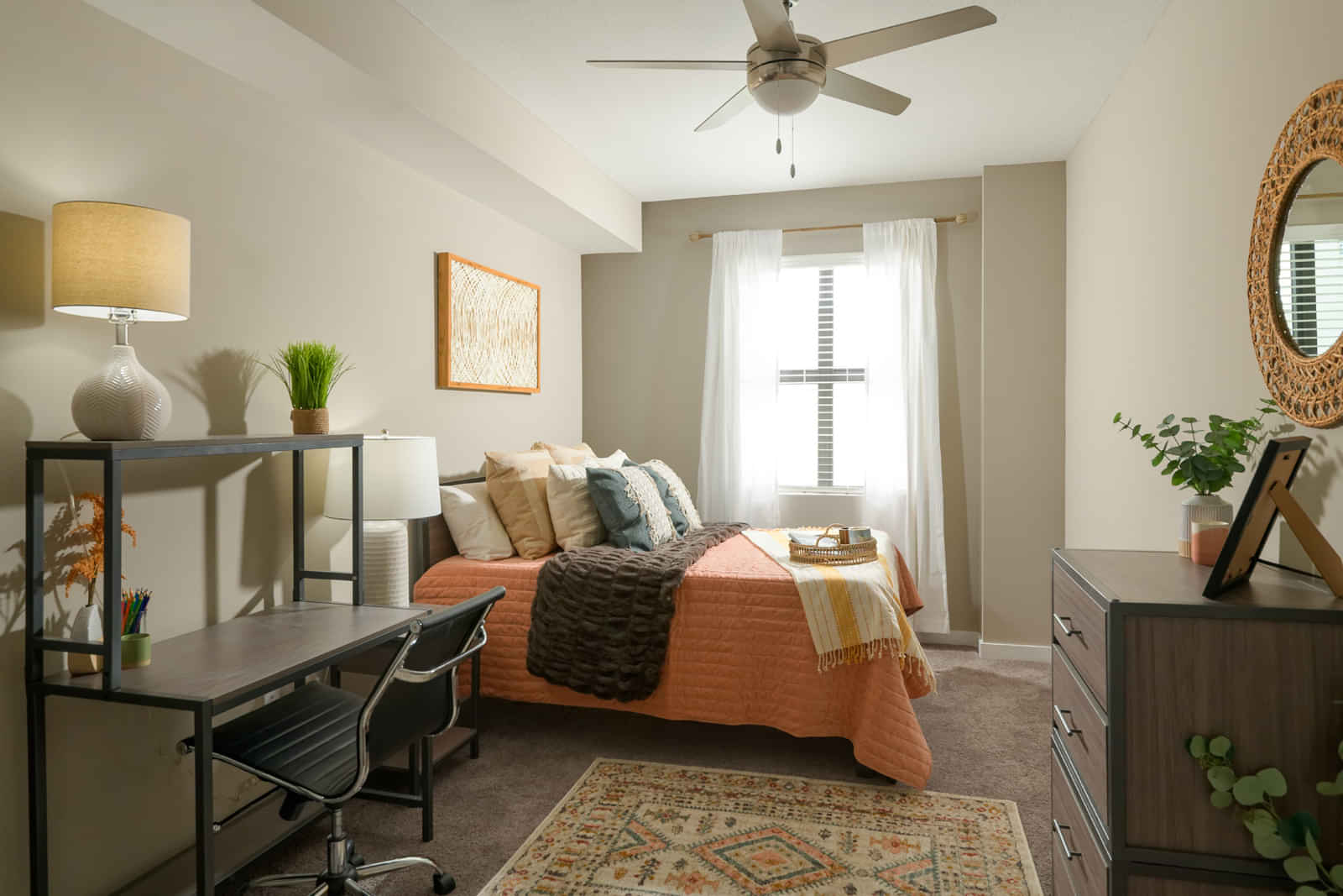 Exterior?w=400&h=260&fit=crop&q=40&auto=format&trim=auto