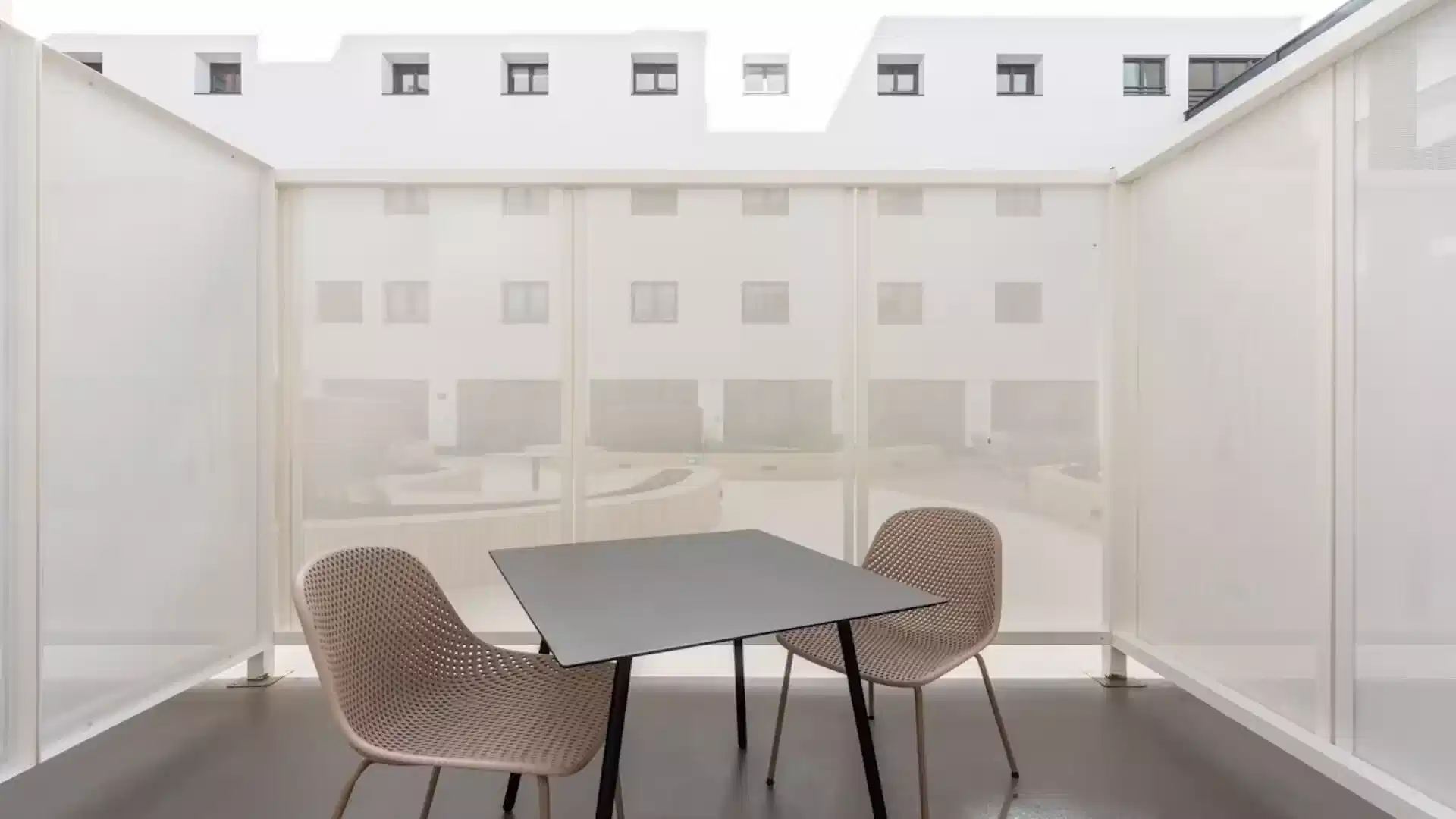 Common Area?w=400&h=260&fit=crop&q=40&auto=format&trim=auto