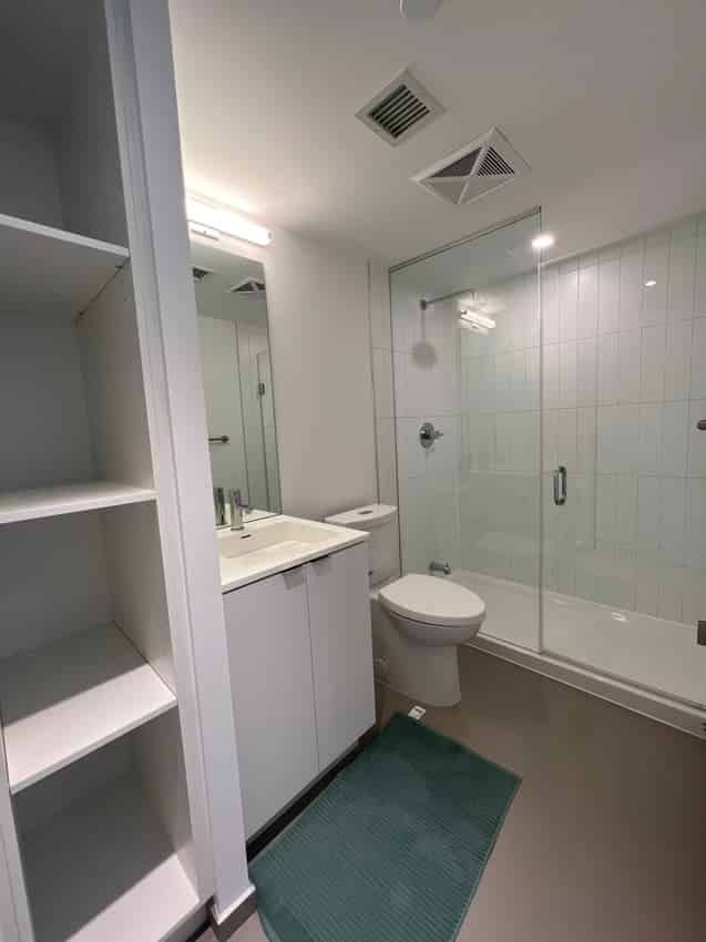 Exterior?w=400&h=260&fit=crop&q=40&auto=format&trim=auto