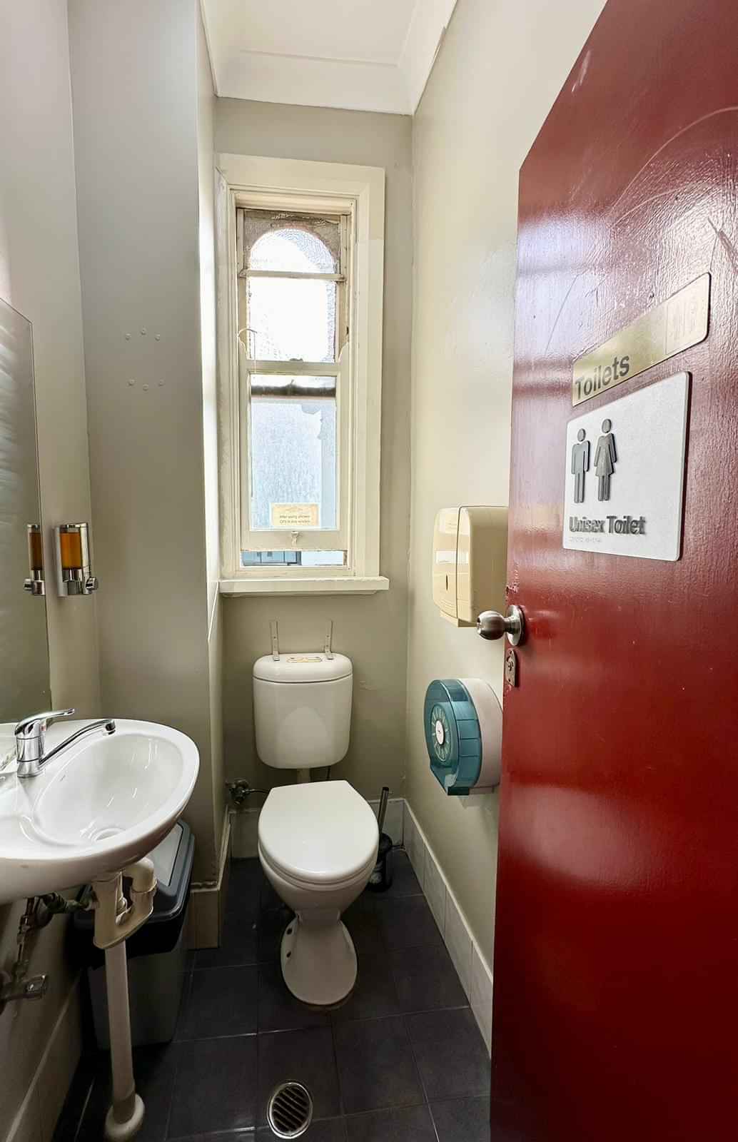Room in a 16 Bedroom Apartment, 701 George St, Haymarket, NSW Australia 2000 - Sydney, New South Wales, Australia - Bathroom
