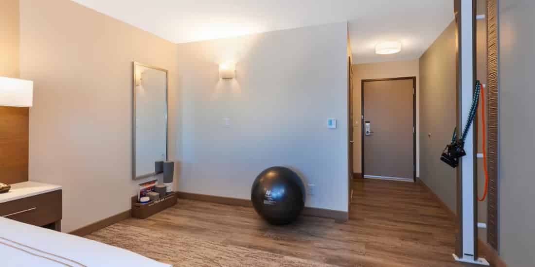Common Area?w=400&h=260&fit=crop&q=40&auto=format&trim=auto