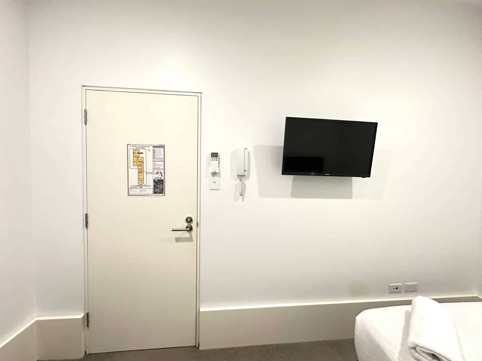 Amenities?w=400&h=260&fit=crop&q=40&auto=format&trim=auto