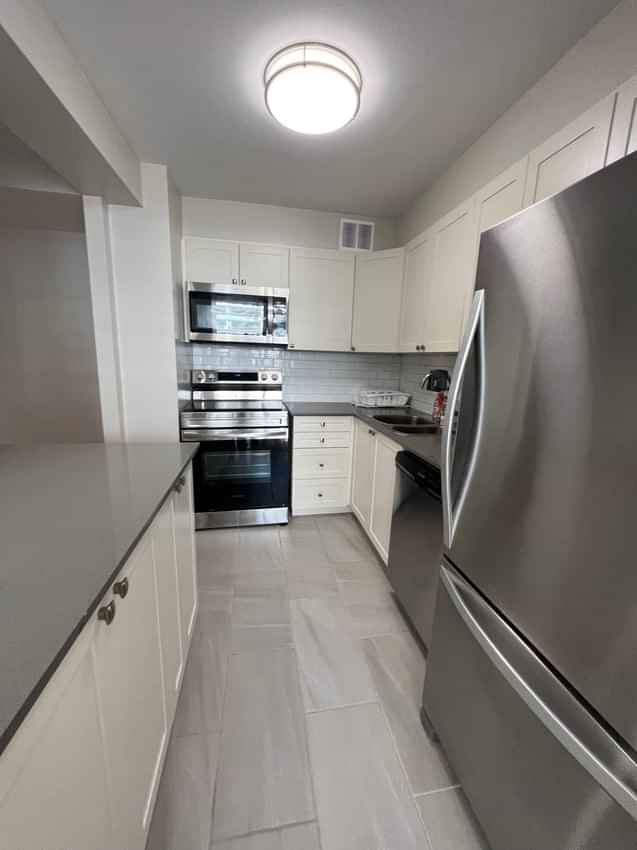 Rosehill Avenue & Yonge Street, Toronto - Toronto, Ontario, Canada - Kitchen