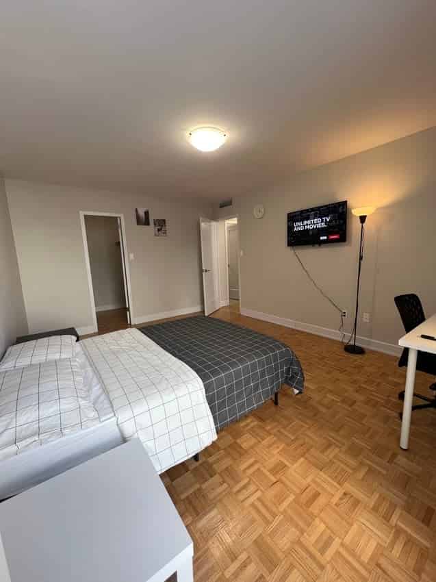 Rosehill Avenue & Yonge Street, Toronto - Toronto, Ontario, Canada - Premium Deluxe - Bedroom