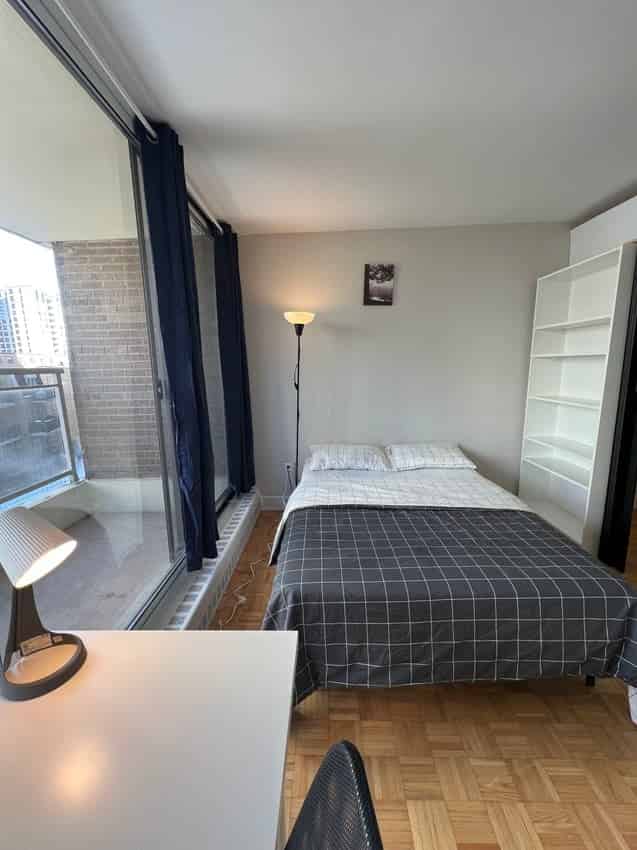 Rosehill Avenue & Yonge Street, Toronto - Toronto, Ontario, Canada - Flex Room - Bedroom