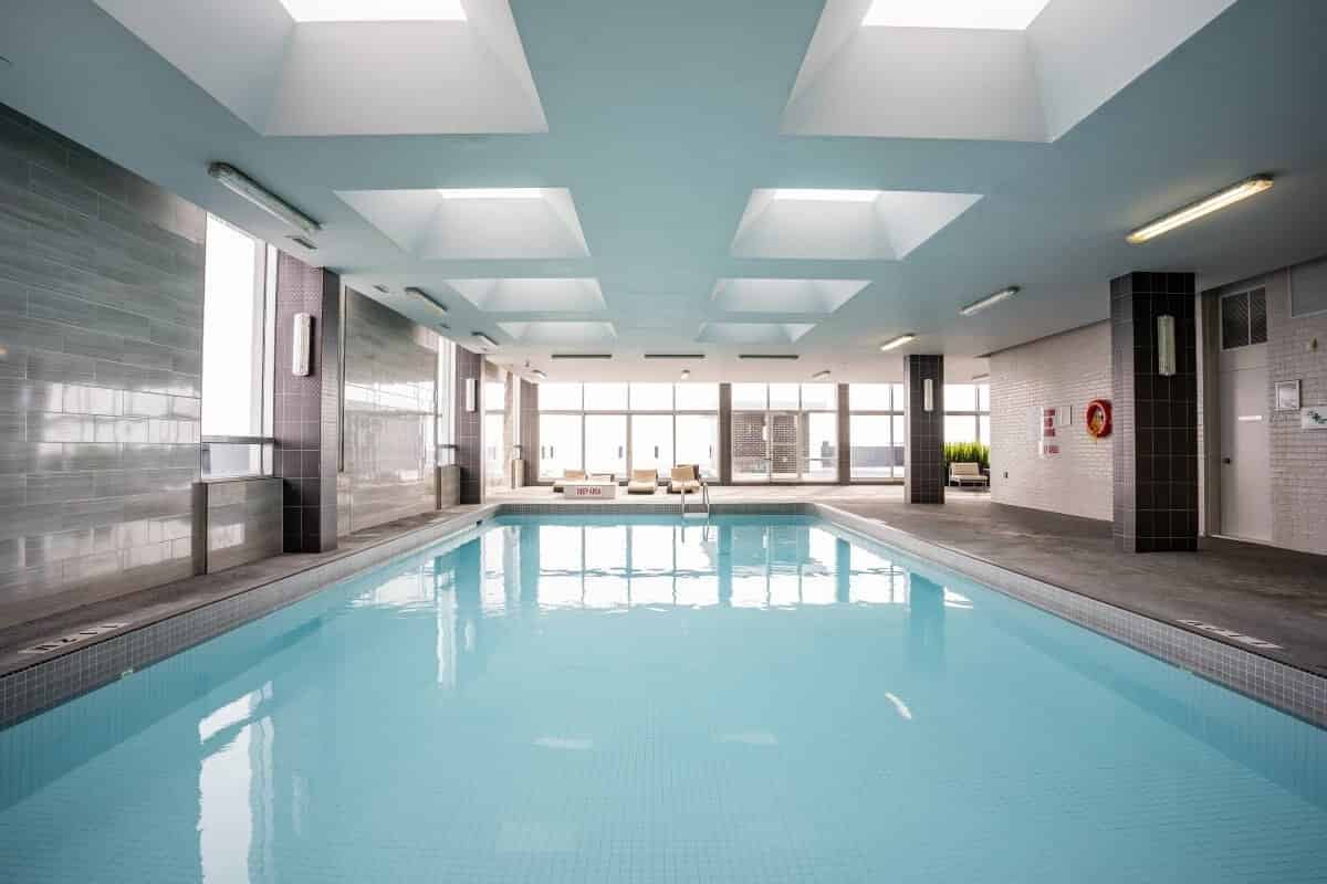 Davisville Avenue & Yonge Street, Toronto - Toronto, Ontario, Canada - Amenities