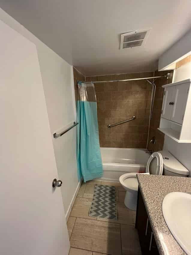 Amenities?w=400&h=260&fit=crop&q=40&auto=format&trim=auto