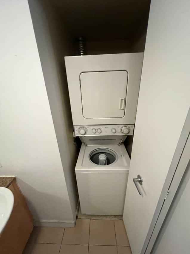 Front St & Spadina Ave, Toronto - Toronto, Ontario, Canada - Amenities