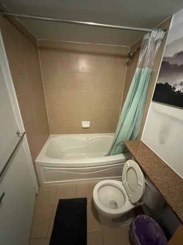 Amenities?w=400&h=260&fit=crop&q=40&auto=format&trim=auto