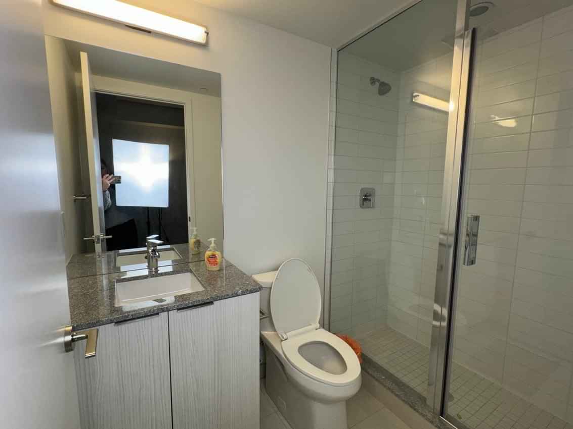 Exterior?w=400&h=260&fit=crop&q=40&auto=format&trim=auto