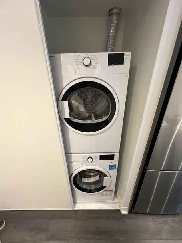 Dundas St E & Jarvis St, Toronto - Toronto, Ontario, Canada - Amenities