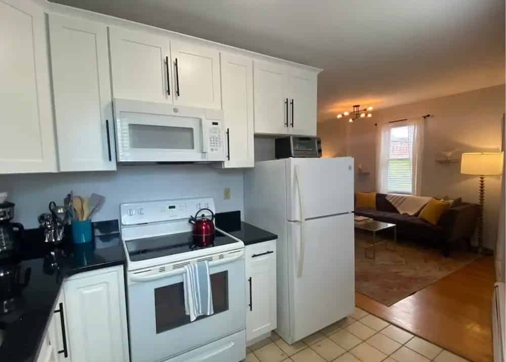 Kitchen?w=400&h=260&fit=crop&q=40&auto=format&trim=auto