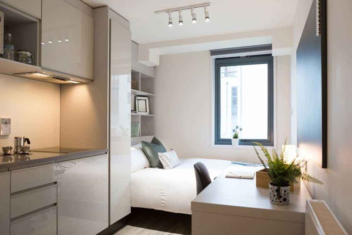 Amenities?w=400&h=260&fit=crop&q=40&auto=format&trim=auto