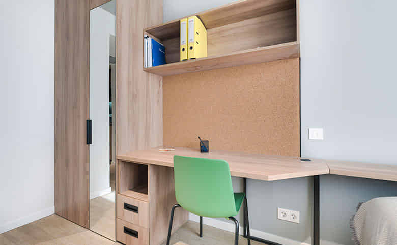 Exterior?w=400&h=260&fit=crop&q=40&auto=format&trim=auto