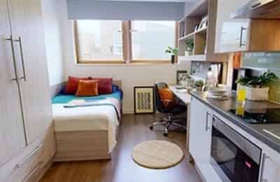 Common Area?w=400&h=260&fit=crop&q=40&auto=format&trim=auto