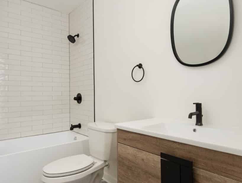 Powelton Village, Philadelphia - Philadelphia, Pennsylvania, United States - Single BR/ BA - Bathroom