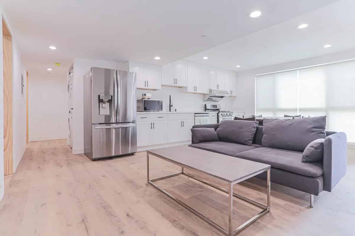 Common Area?w=400&h=260&fit=crop&q=40&auto=format&trim=auto