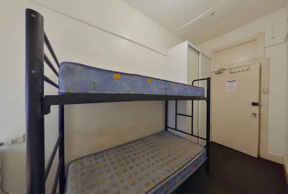 Common Area?w=400&h=260&fit=crop&q=40&auto=format&trim=auto