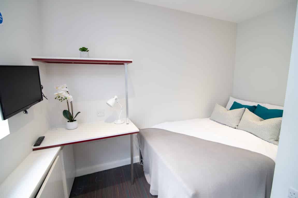 Room in a 5 Bedroom Apartment, 7 Queen Anne Street, Stoke-on-Trent ST4 2EQ - Stoke-on-Trent, England, United Kingdom - Bedroom 4 - Bedroom