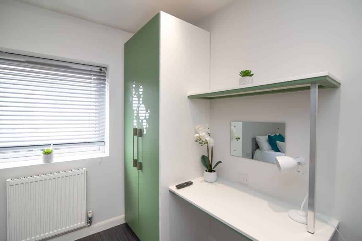 Bedroom 1 - Bedroom?w=400&h=260&fit=crop&q=40&auto=format&trim=auto