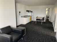 Exterior?w=400&h=260&fit=crop&q=40&auto=format&trim=auto