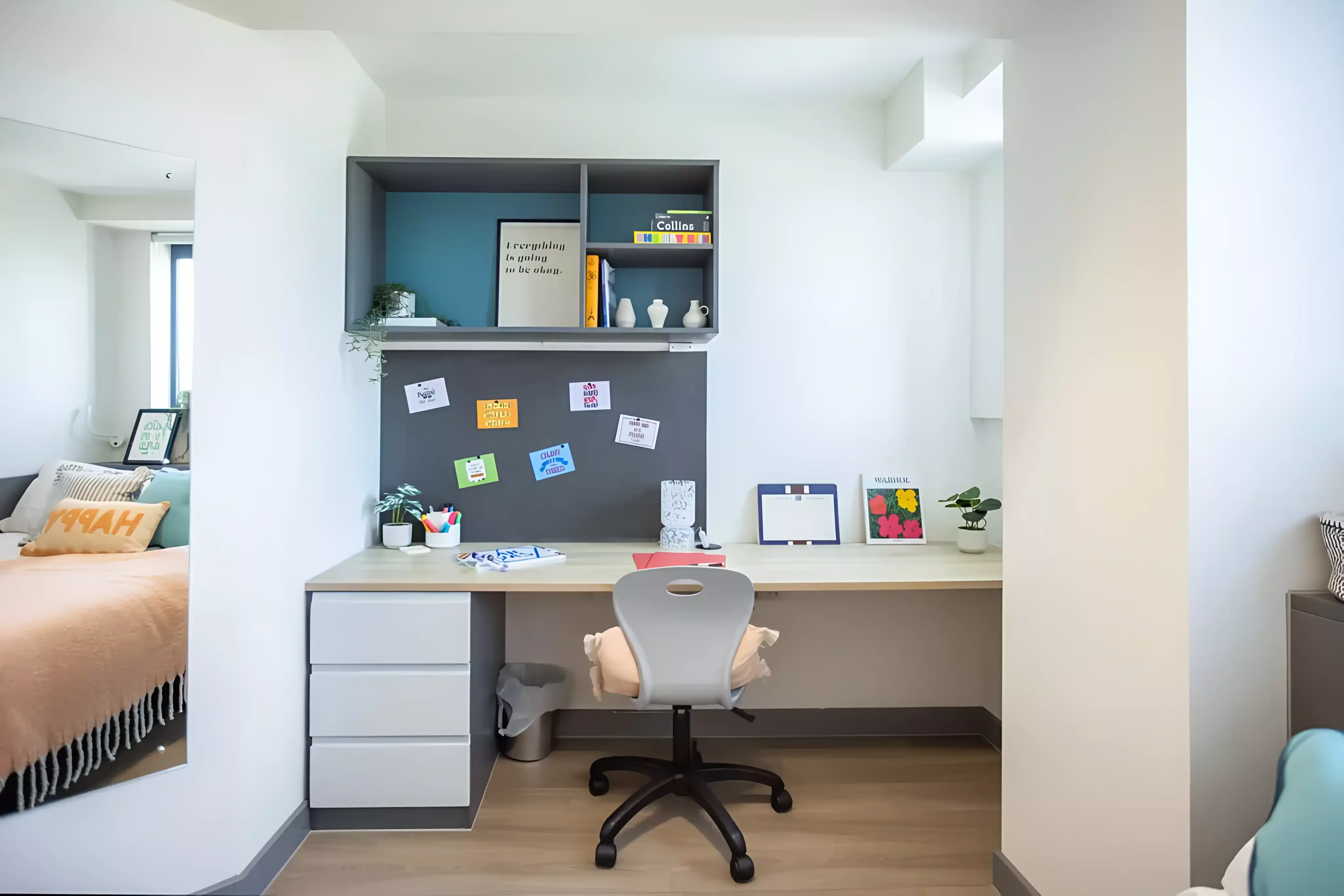 Exterior?w=400&h=260&fit=crop&q=40&auto=format&trim=auto